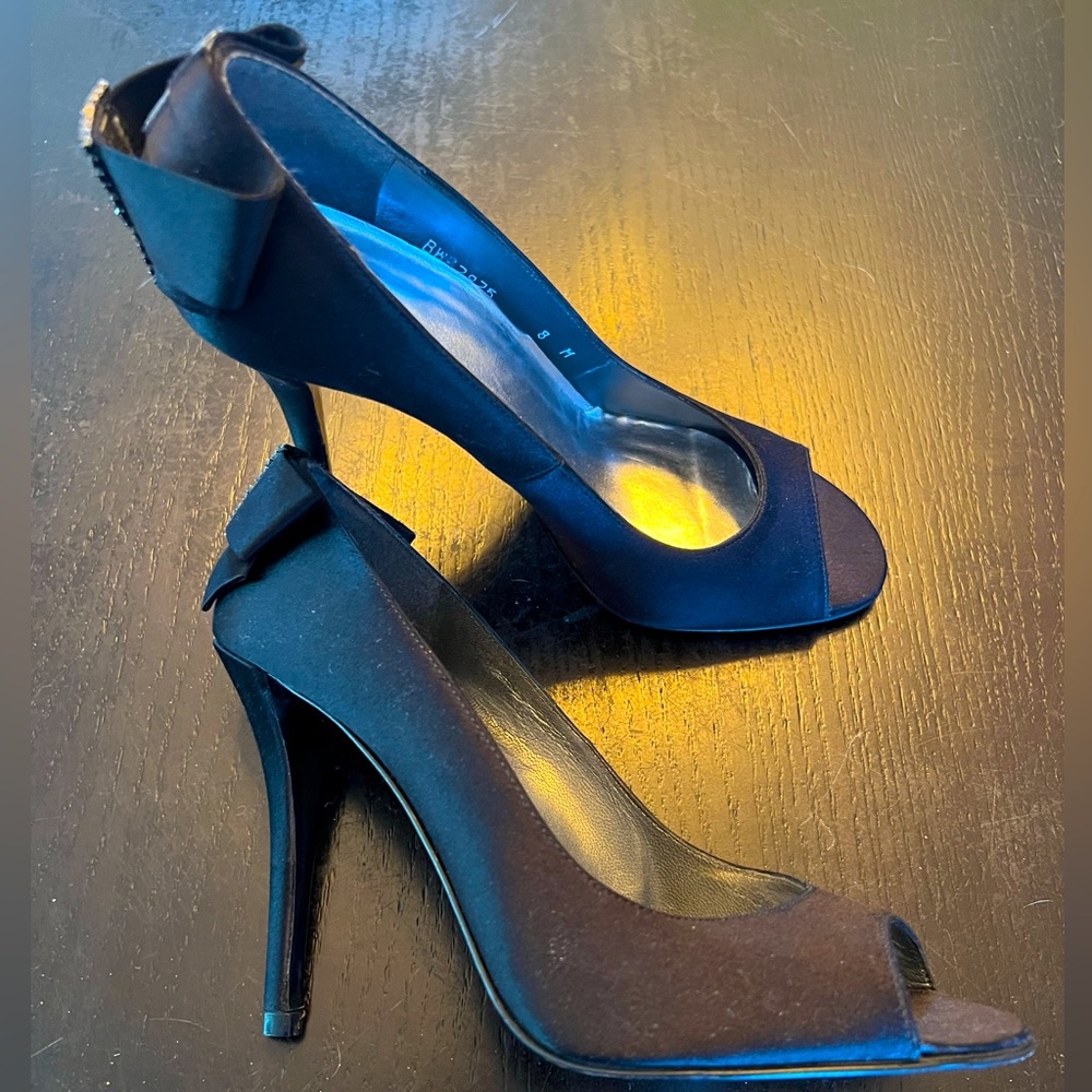 STUART WEITZMAN satin peep toe heels
